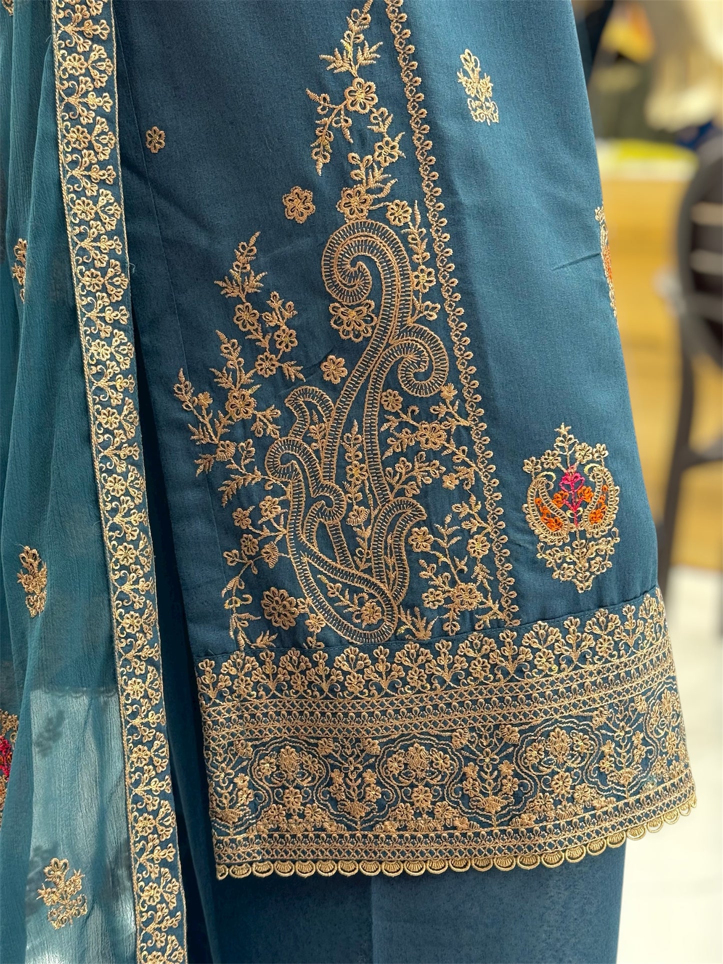 Bahar-e-subh Zinc 87-D | Stitched | 3 Piece