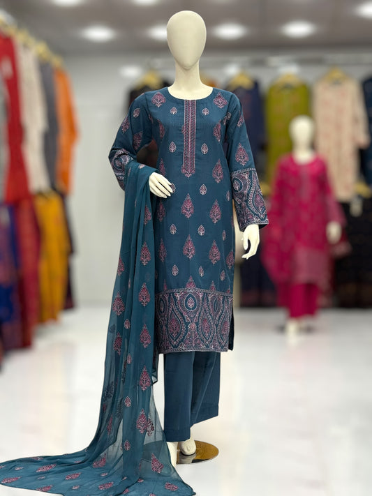 Embroidered Zinc CHL-85C | 3 Piece | Stitched