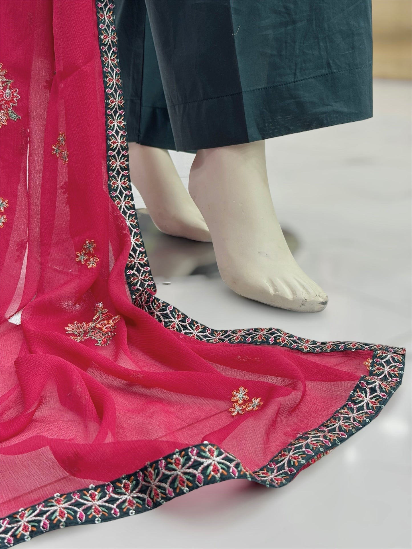 Gulrang Exclusive Lawn L76-C | Stitched | 3 Piece