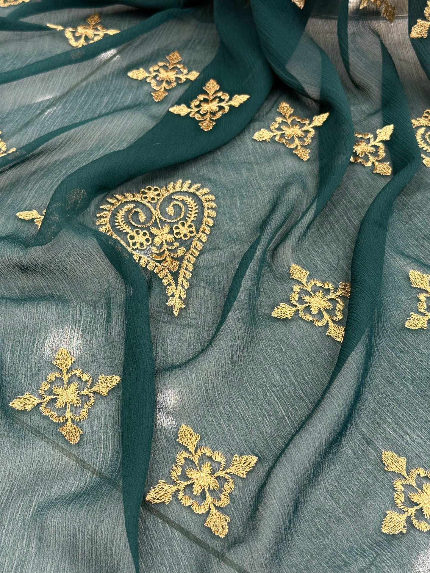 Golden Threads Mongia Karandi 89-B | Stitched | 3 Piece