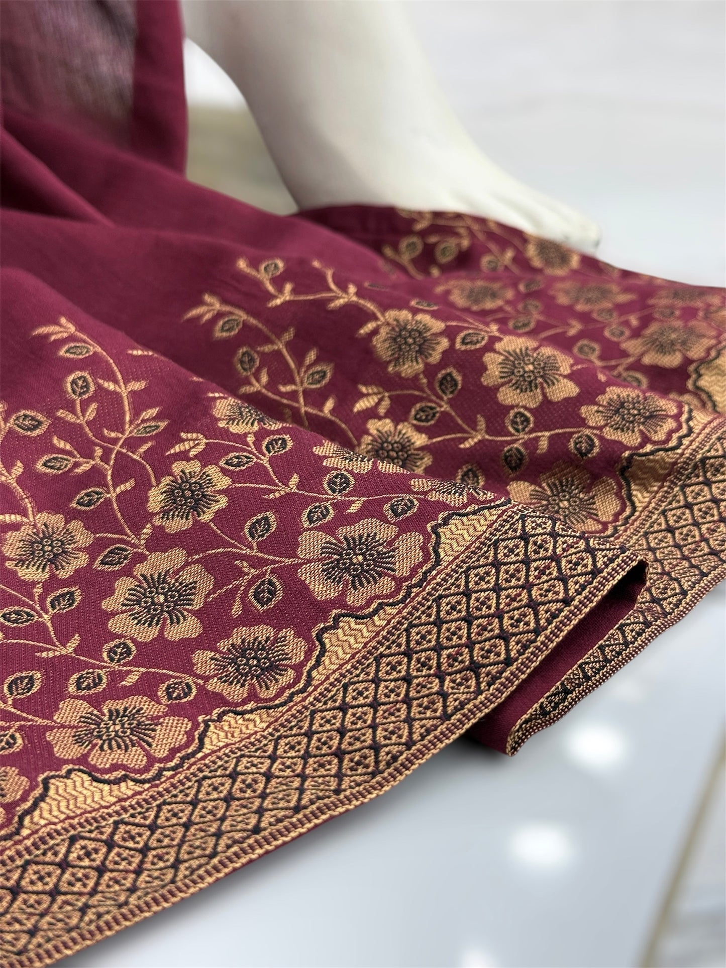 Zareen Jacquard Lawn L-69 | Stitched | 3 Piece