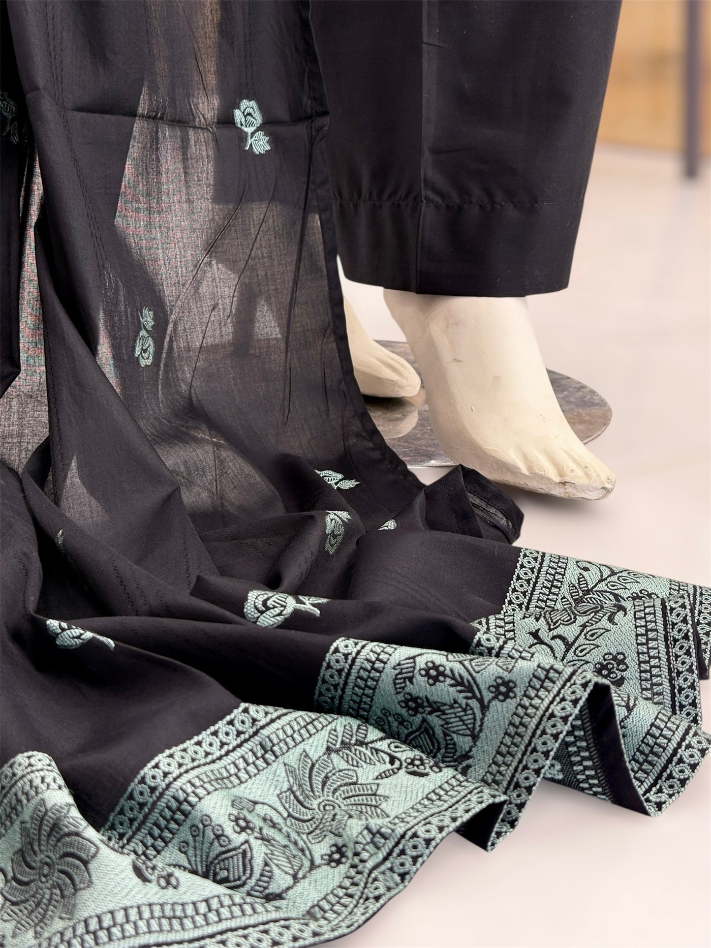 Zareen Jacquard Lawn L-57 | Stitched | 3 Piece