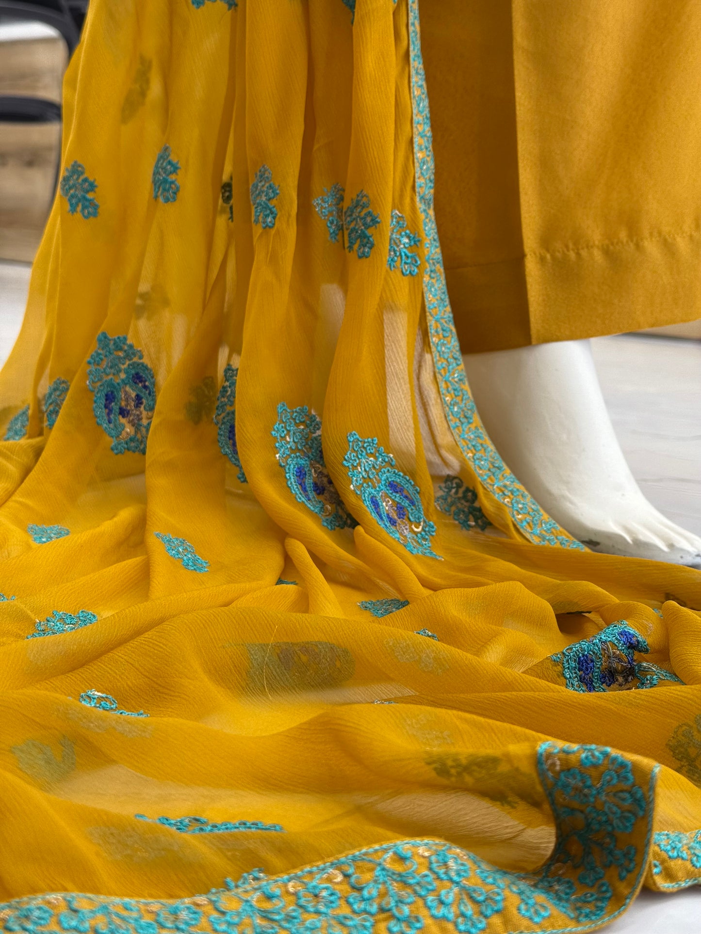 Bahar-e-subh Yellow 87-E | Stitched | 3 Piece