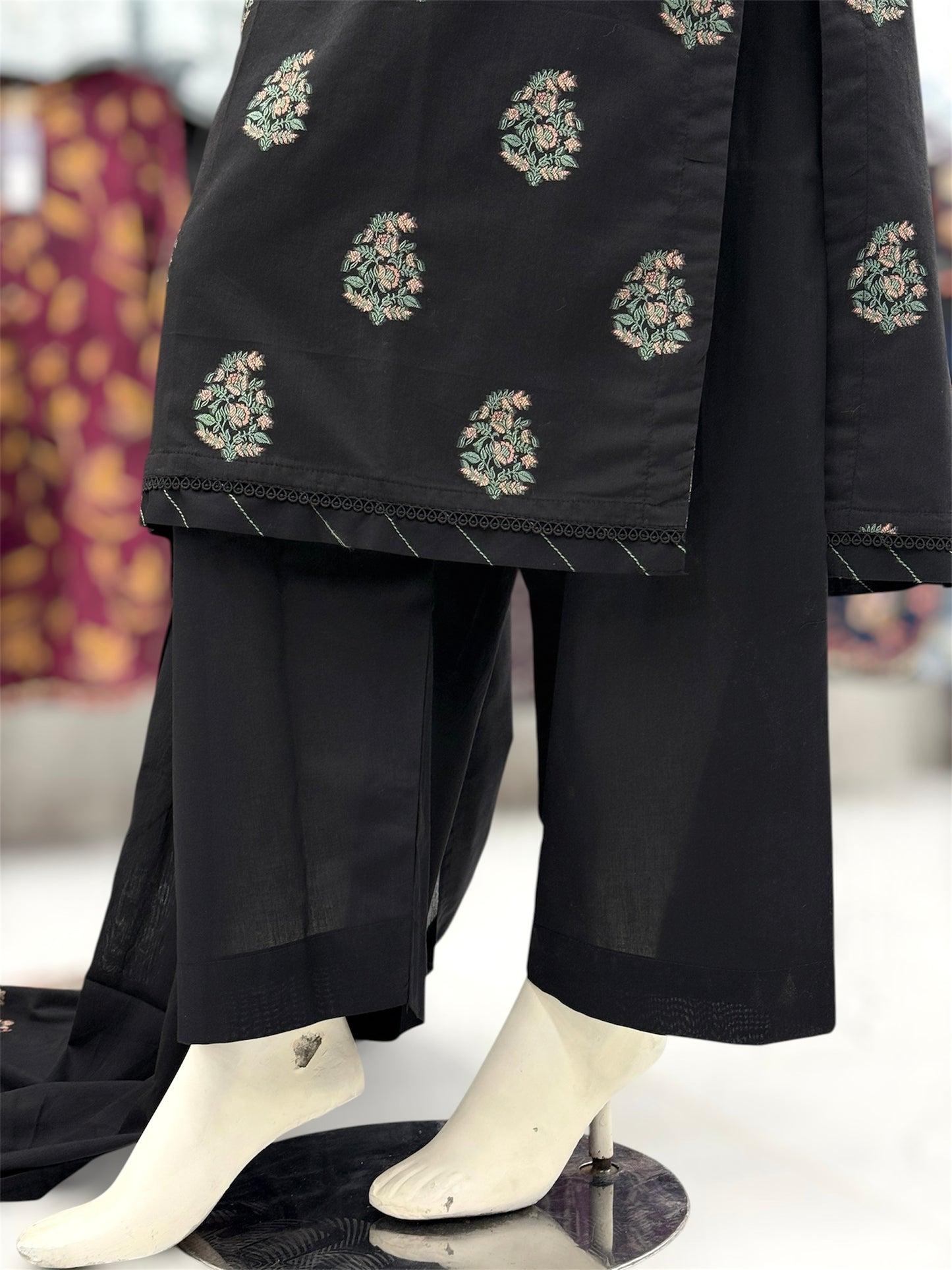 Zareen Jacquard Lawn L-64 | Stitched | 3 Piece