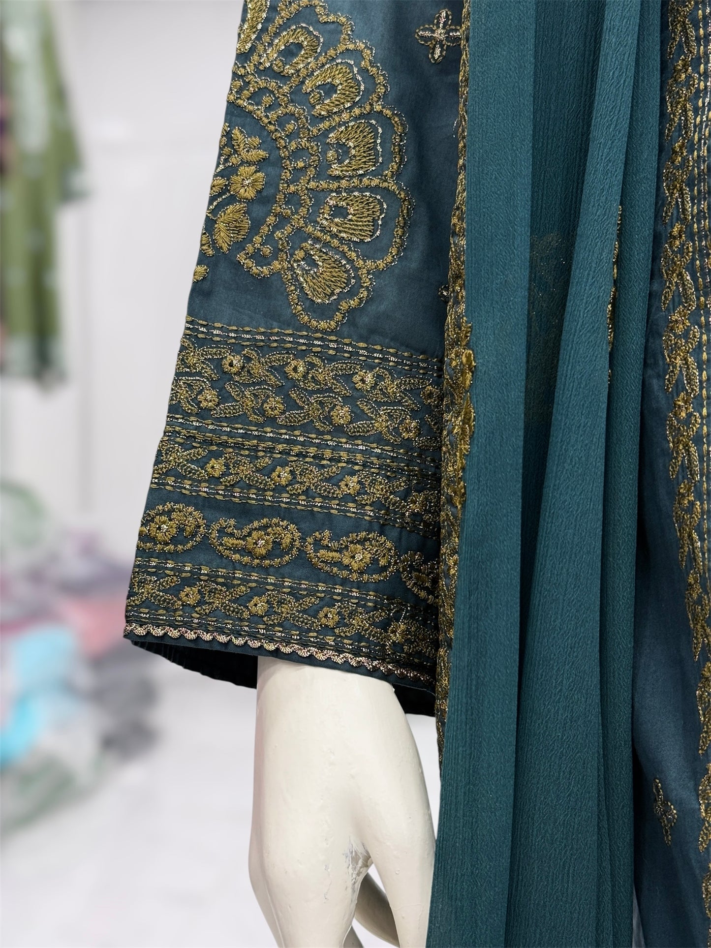 Mortaj Exclusive Lawn L81-B | Stitched | 3 Piece