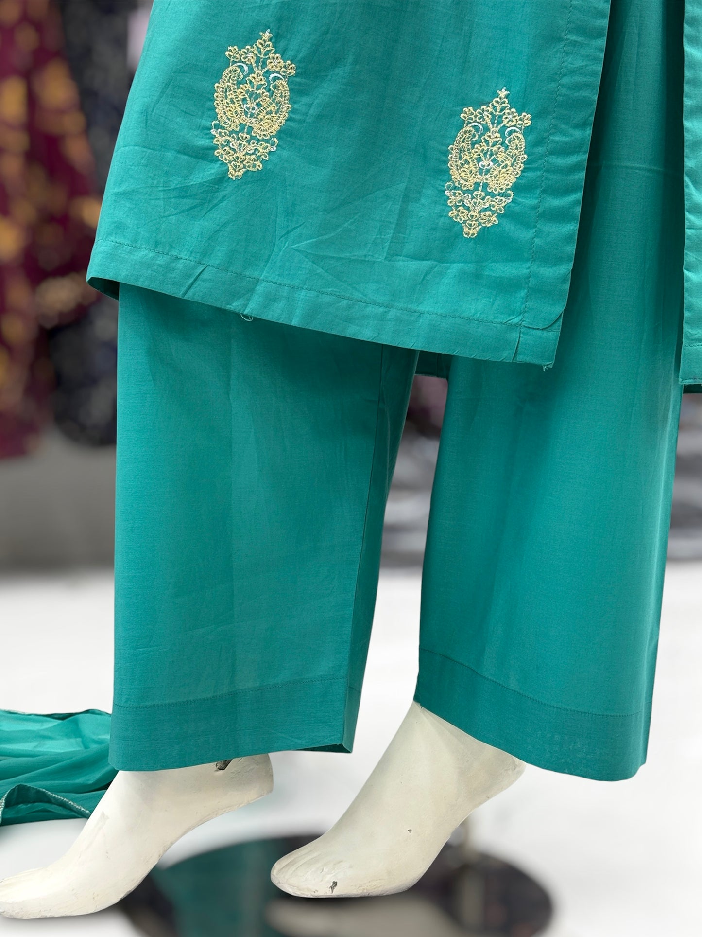 Ethnic Gold Exclusive Lawn L72-B | Stitched | 3 Piece