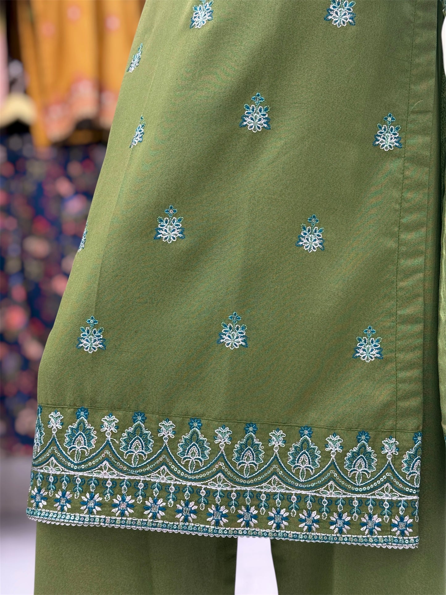 Maahi Lawn Karandi K60-C | Stitched | 3 Piece