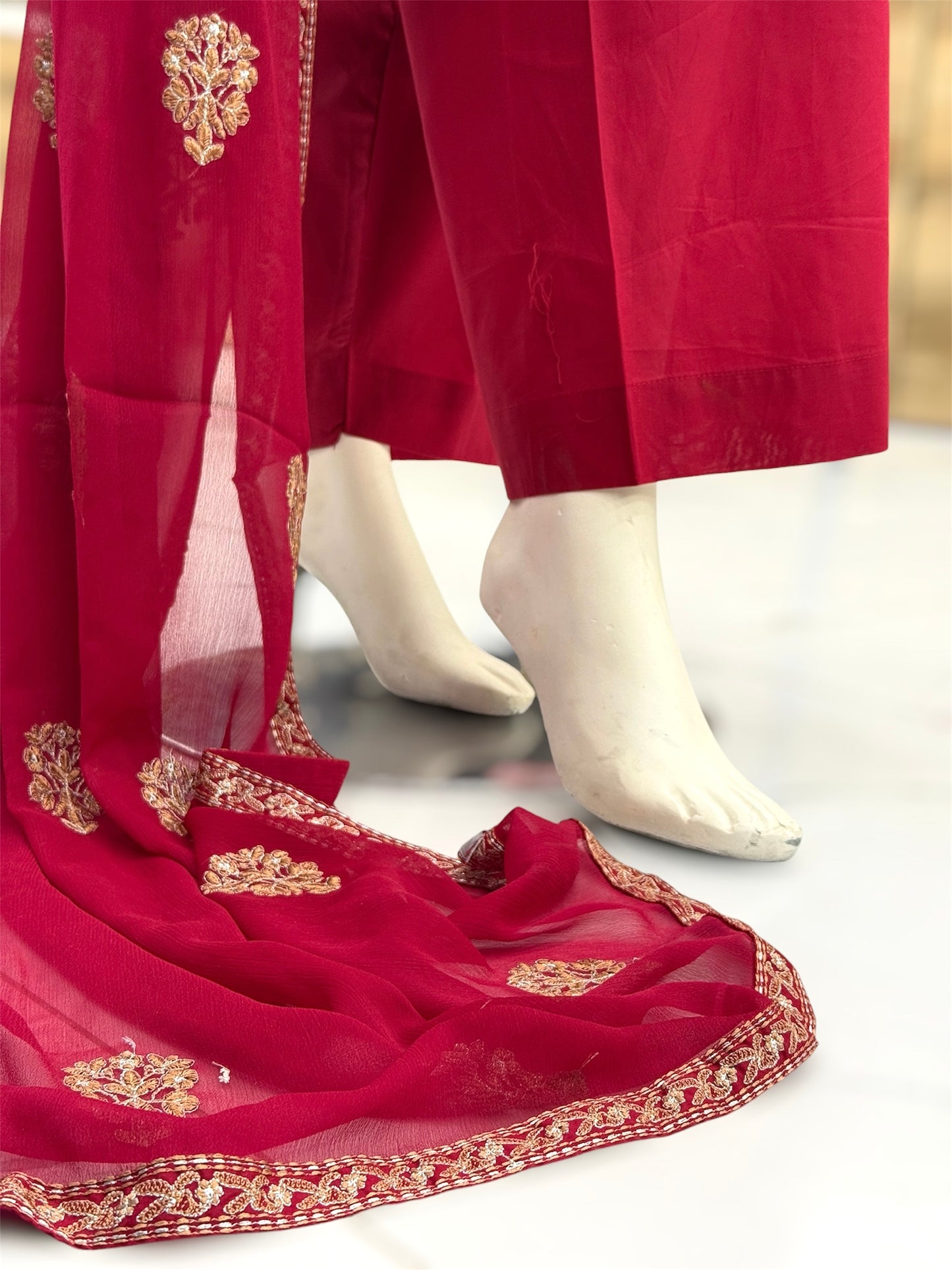 Mortaj Exclusive Lawn L81-A | Stitched | 3 Piece