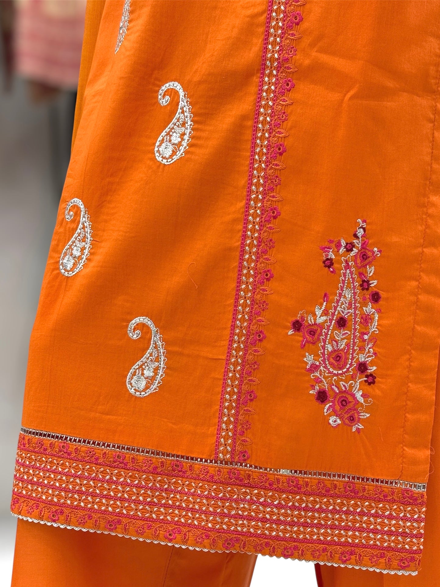 Prism Lawn L42-C | Stitched | 3 Piece