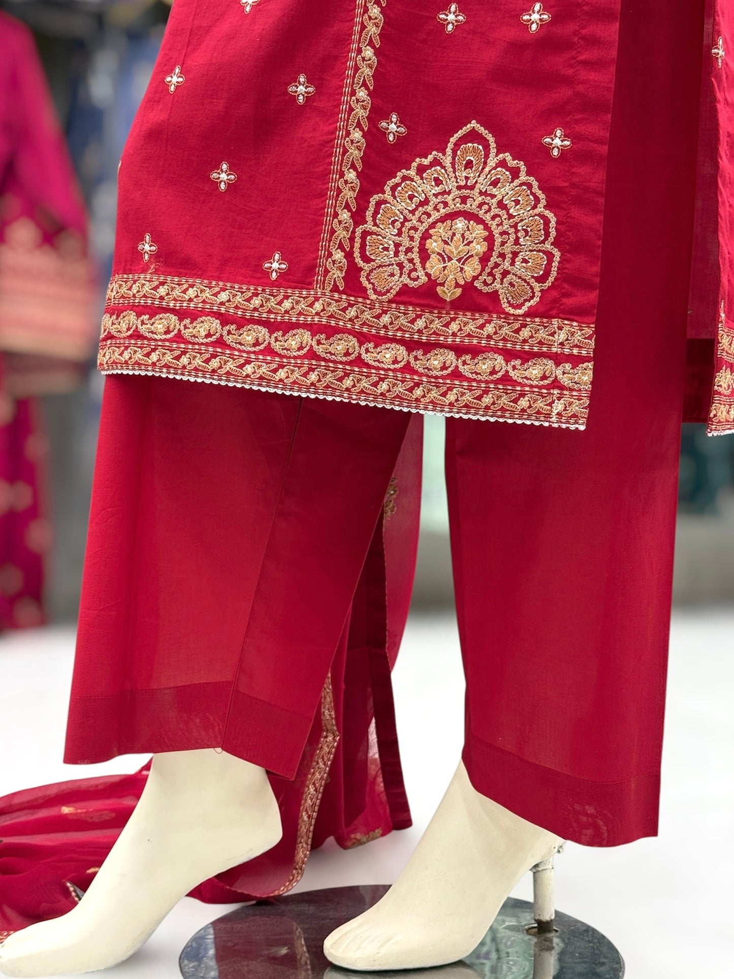 Mortaj Exclusive Lawn L81-A | Stitched | 3 Piece
