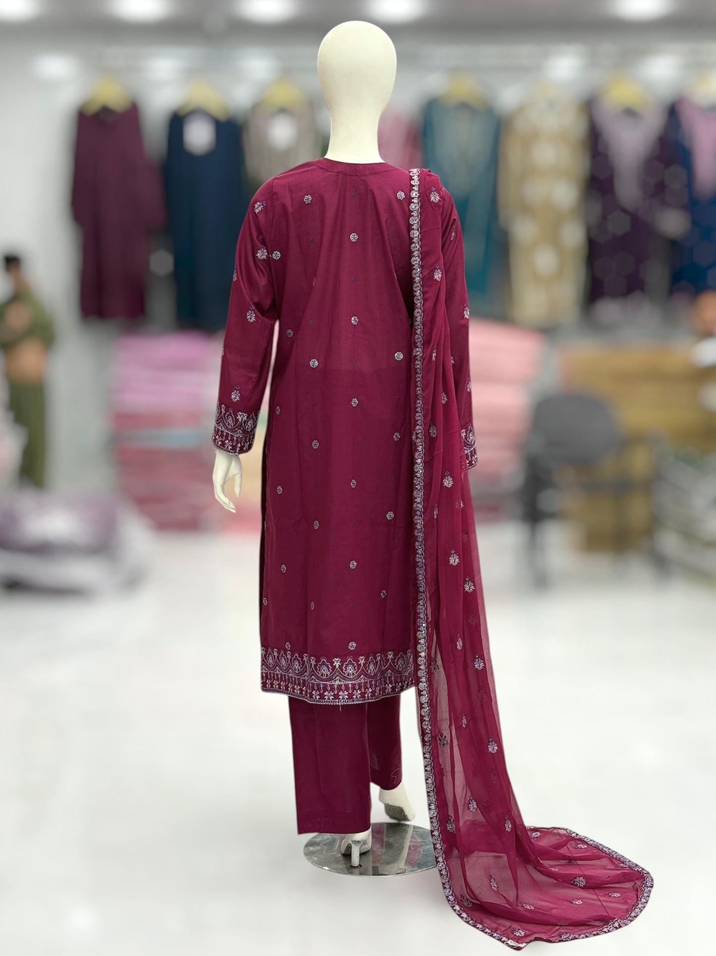 Pakeeza Exclusive Lawn L85-A | Stitched | 3 Piece