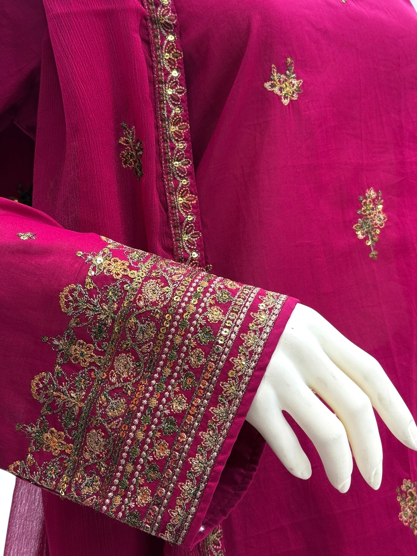 Zari Mahal Exclusive Lawn L95-A | Stitched | 3 Piece