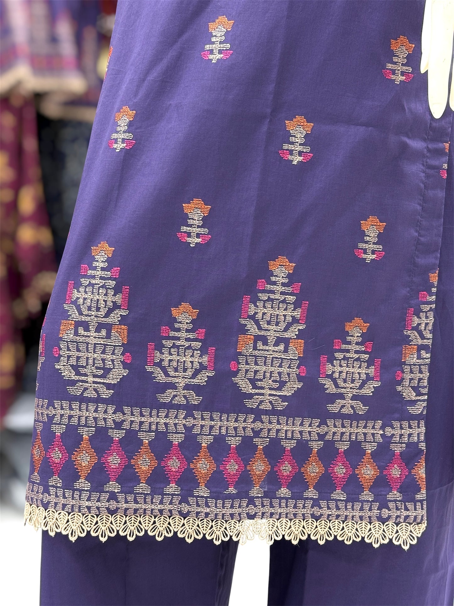 Raani Bagh Exclusive Lawn L86-B | Stitched | 3 Piece