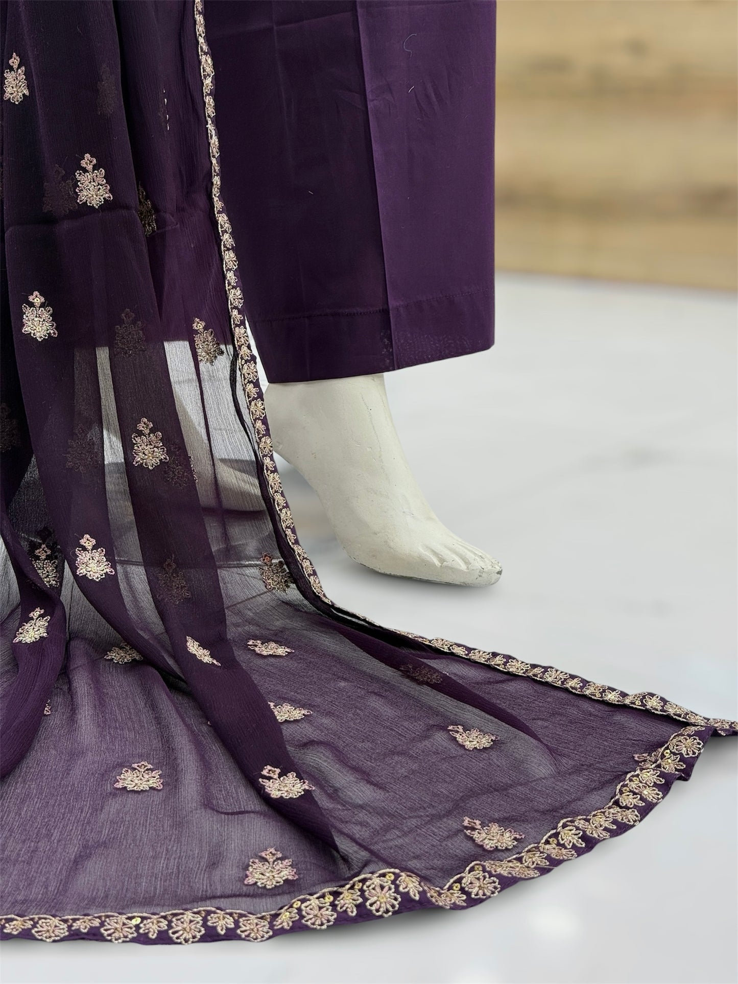 Pakeeza Exclusive Lawn L85-B | Stitched | 3 Piece