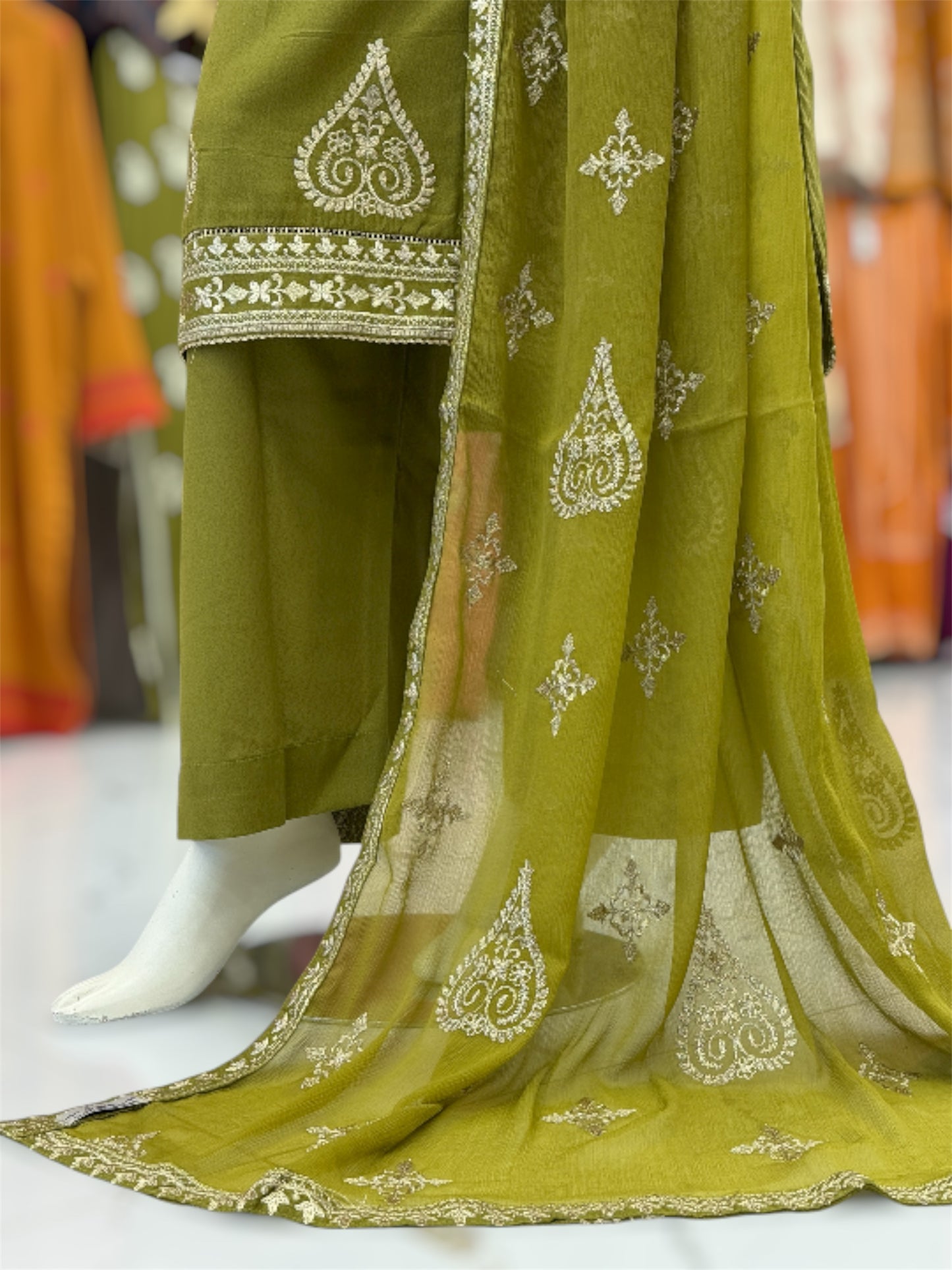 Golden Threads Mehendi Karandi 89-D | Stitched | 3 Piece