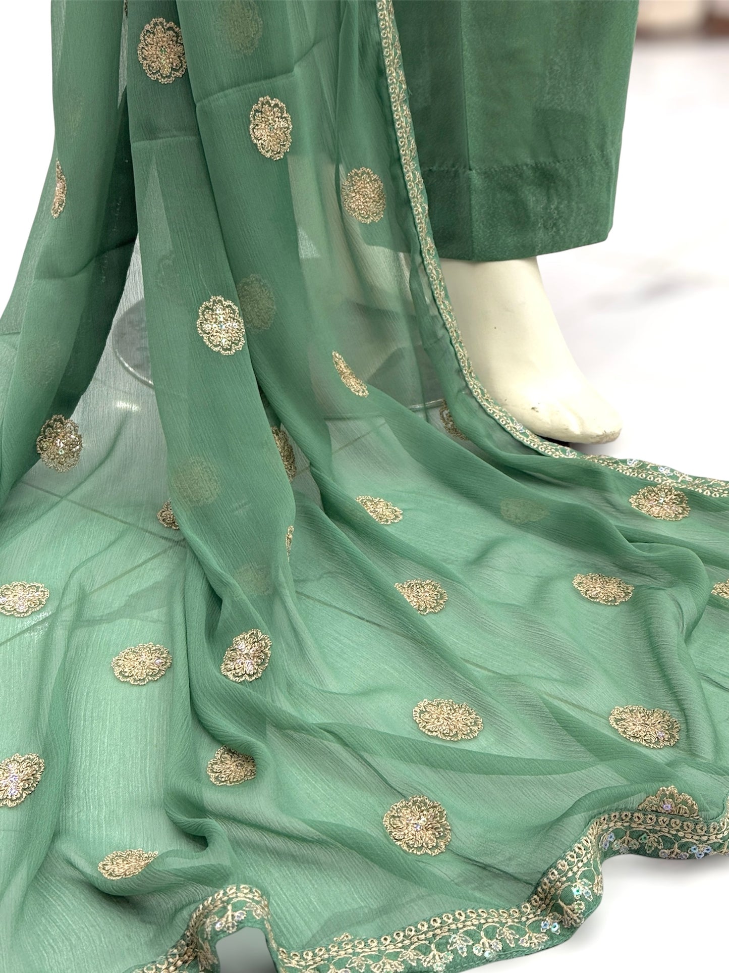 Taj Mahal Lawn Karandi K41-A | Stitched | 3 Piece