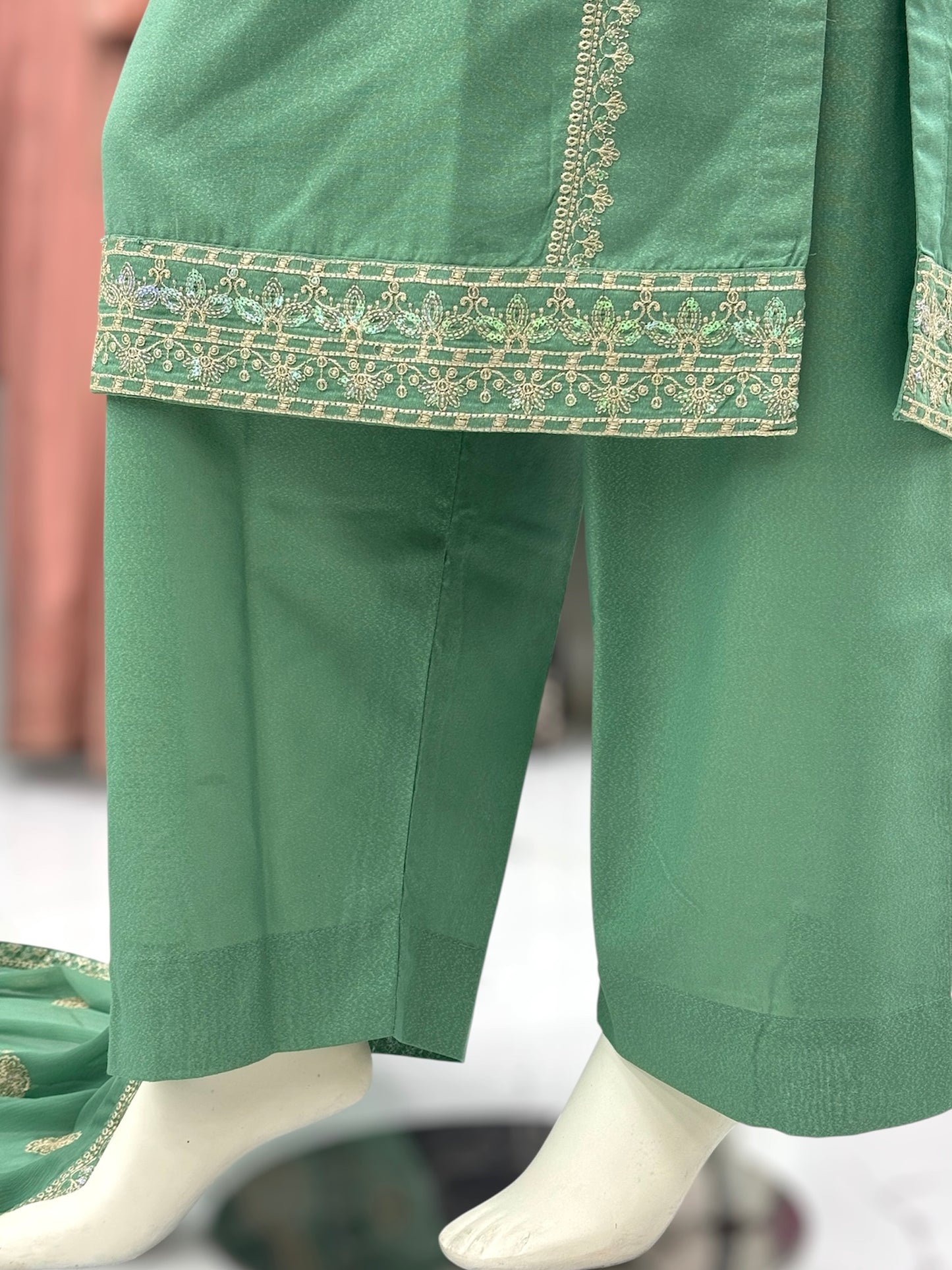 Taj Mahal Lawn Karandi K41-A | Stitched | 3 Piece