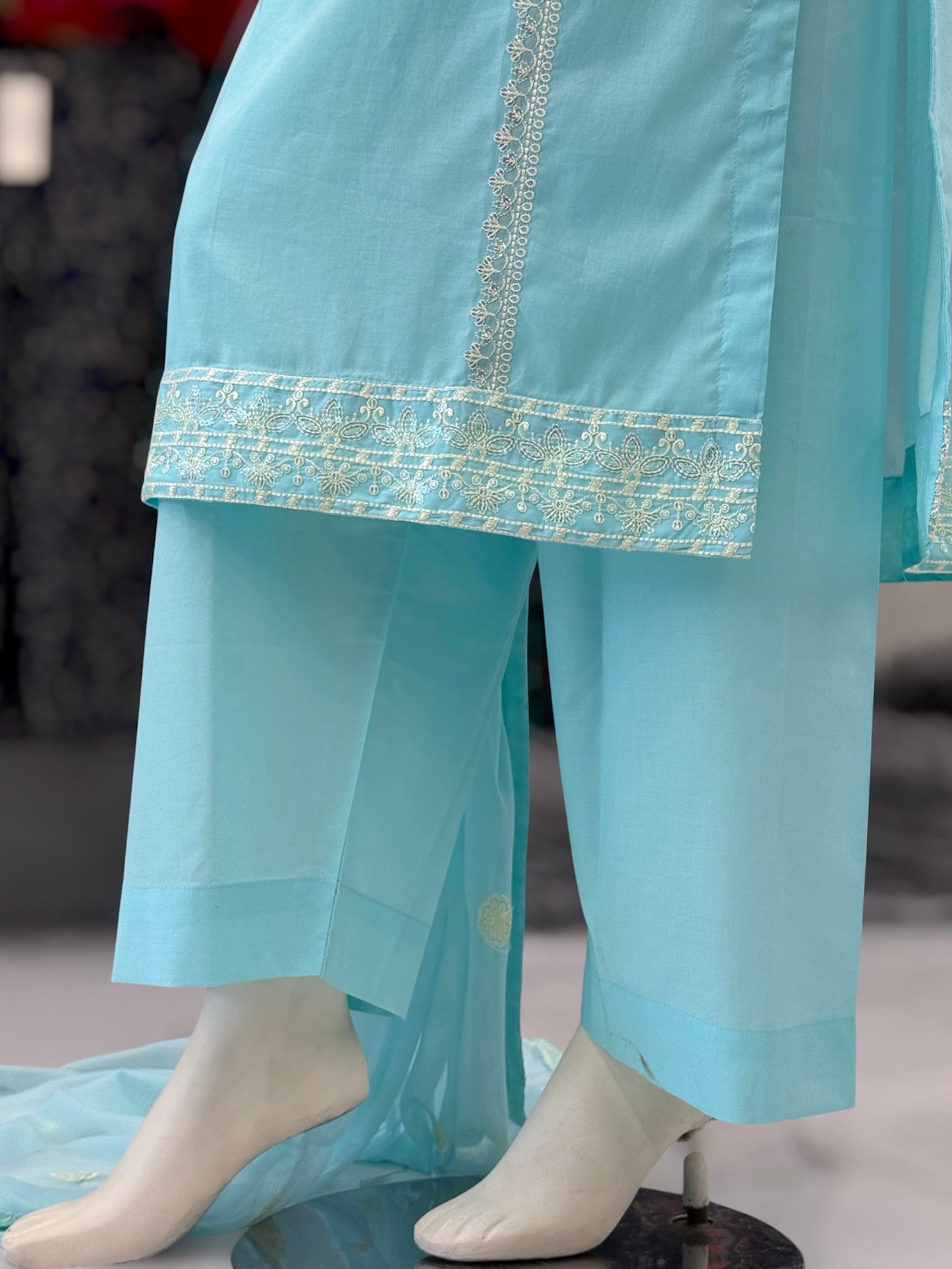 Taj Mahal Exclusive Lawn L77-A | Stitched | 3 Piece