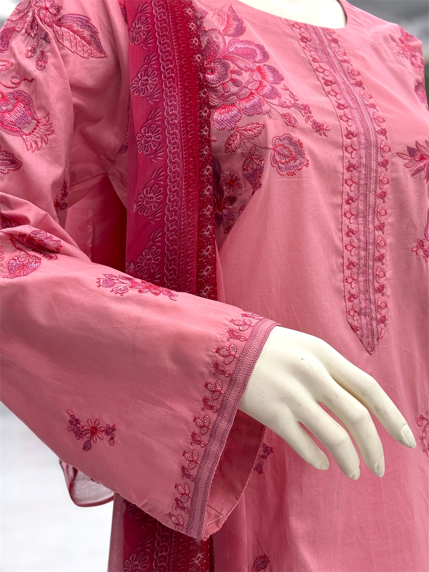 Noor-e-Gul Exclusive Lawn L94-B | Stitched | 3 Piece