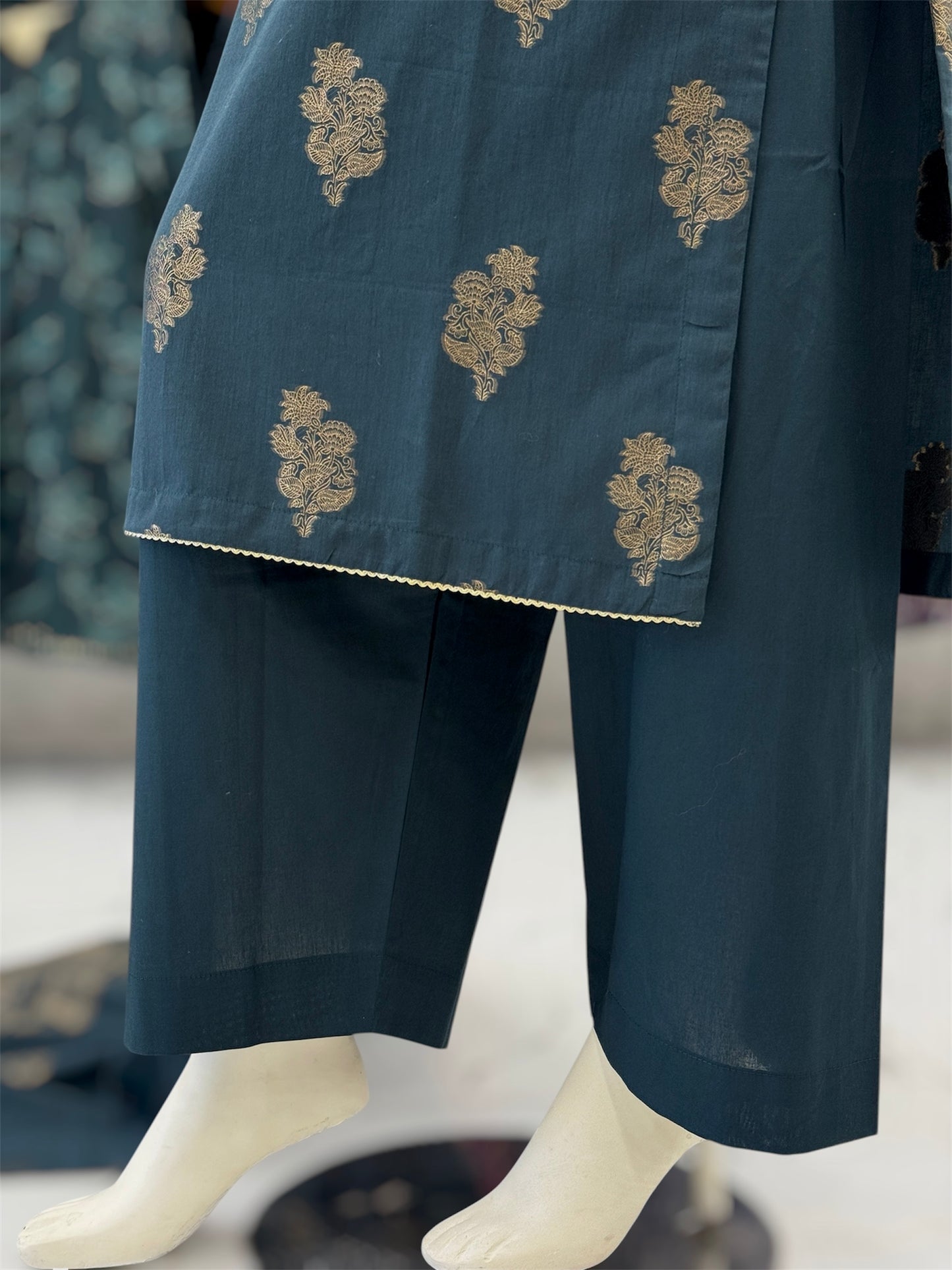 Zareen Jacquard Lawn L-66 | Stitched | 3 Piece