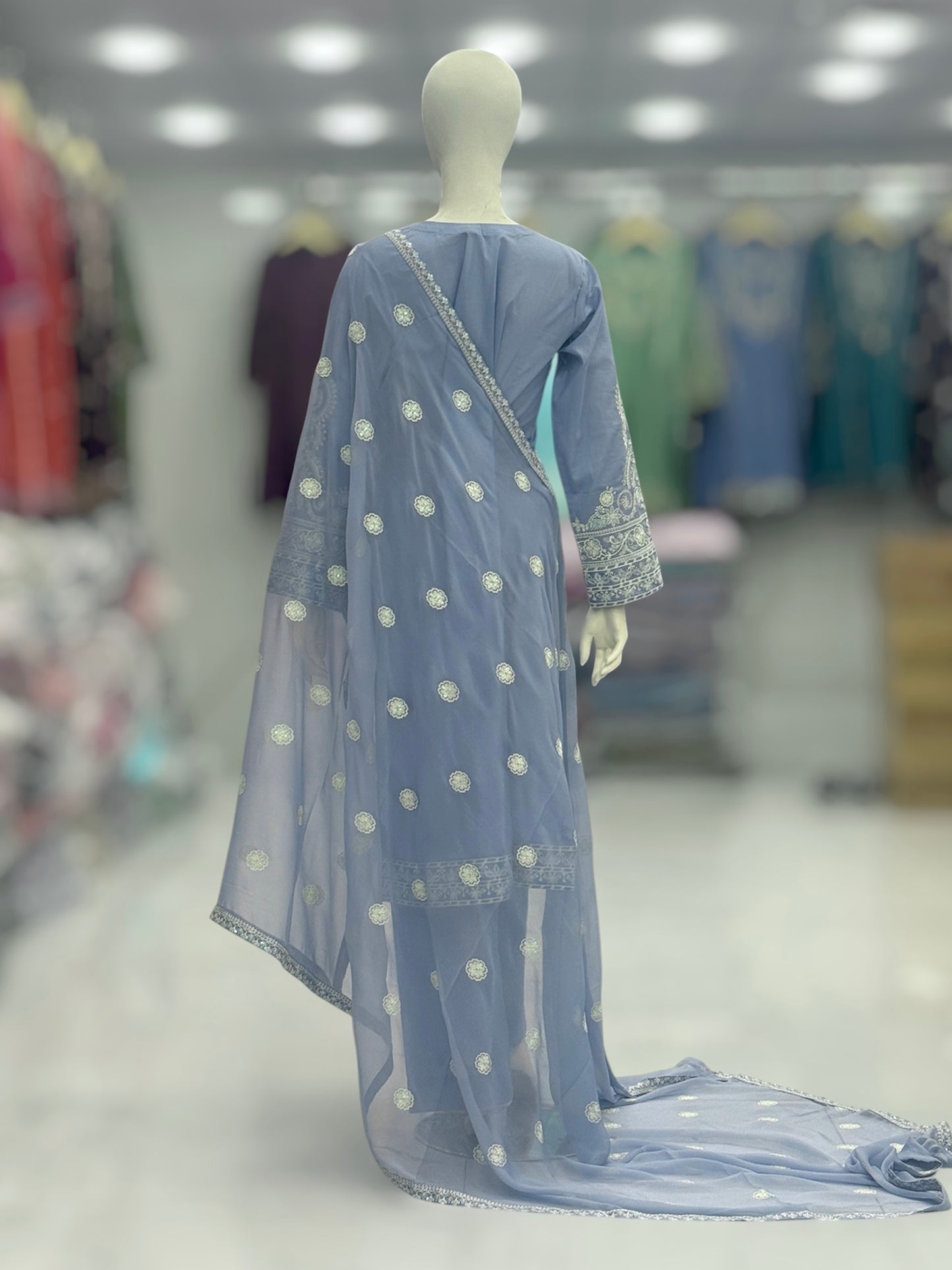 Taj Mahal Exclusive Lawn L77-E | Stitched | 3 Piece