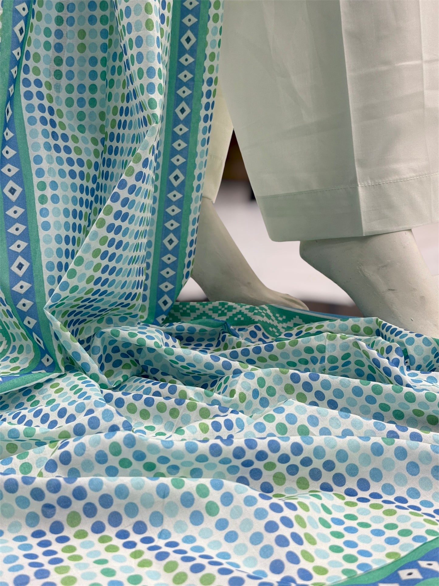 S Prints Lawn L-70 | Stitched | 3 Piece