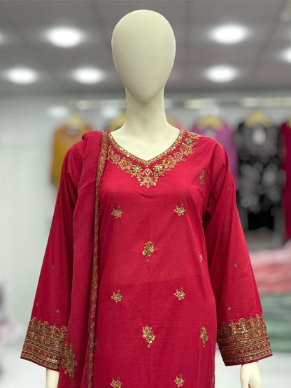 Zari Mahal Exclusive Lawn L95-C | Stitched | 3 Piece