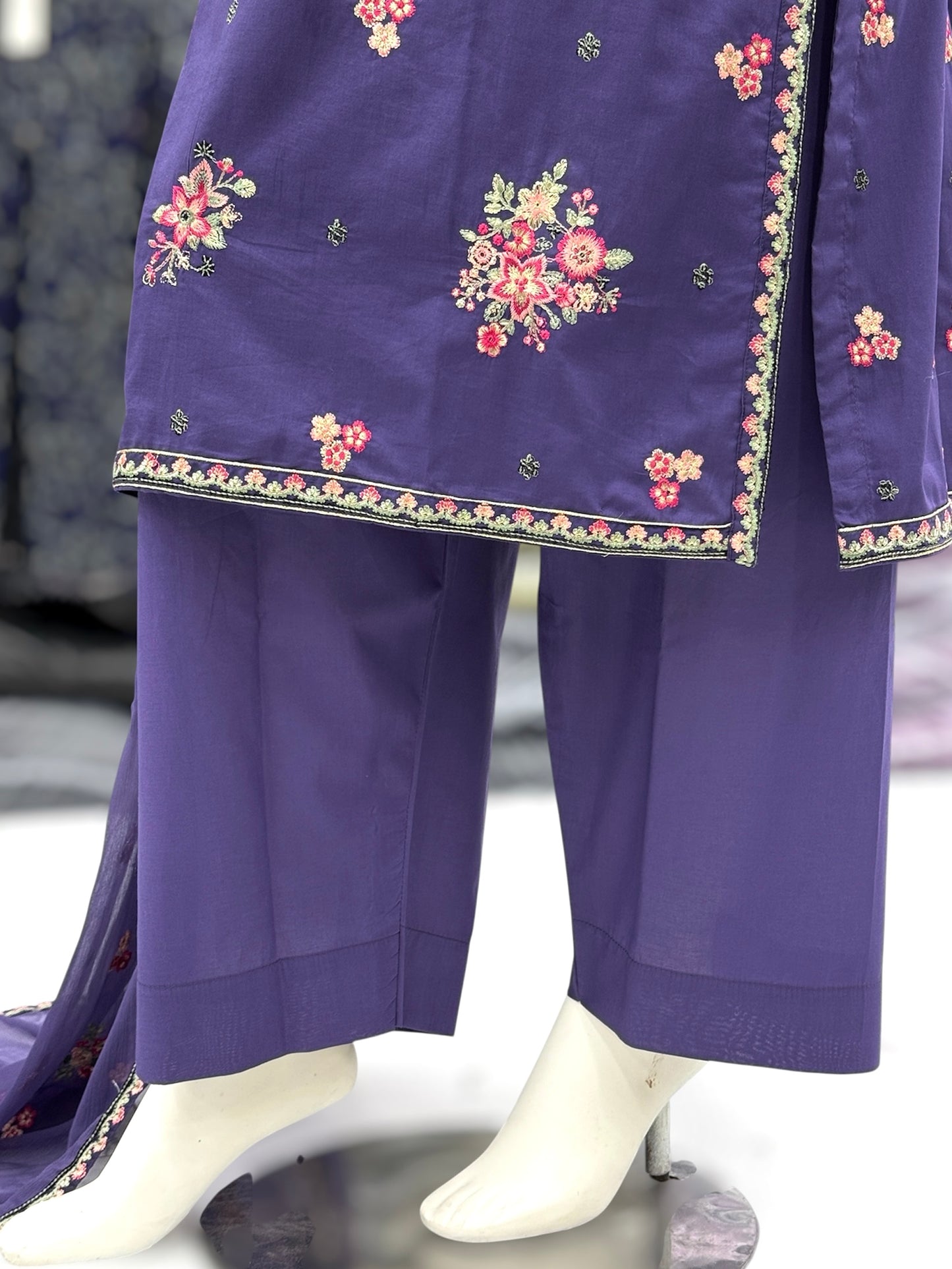 Maah Rang Exclusive Lawn L79-A | Stitched | 3 Piece