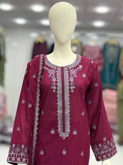 Pakeeza Exclusive Lawn L85-A | Stitched | 3 Piece