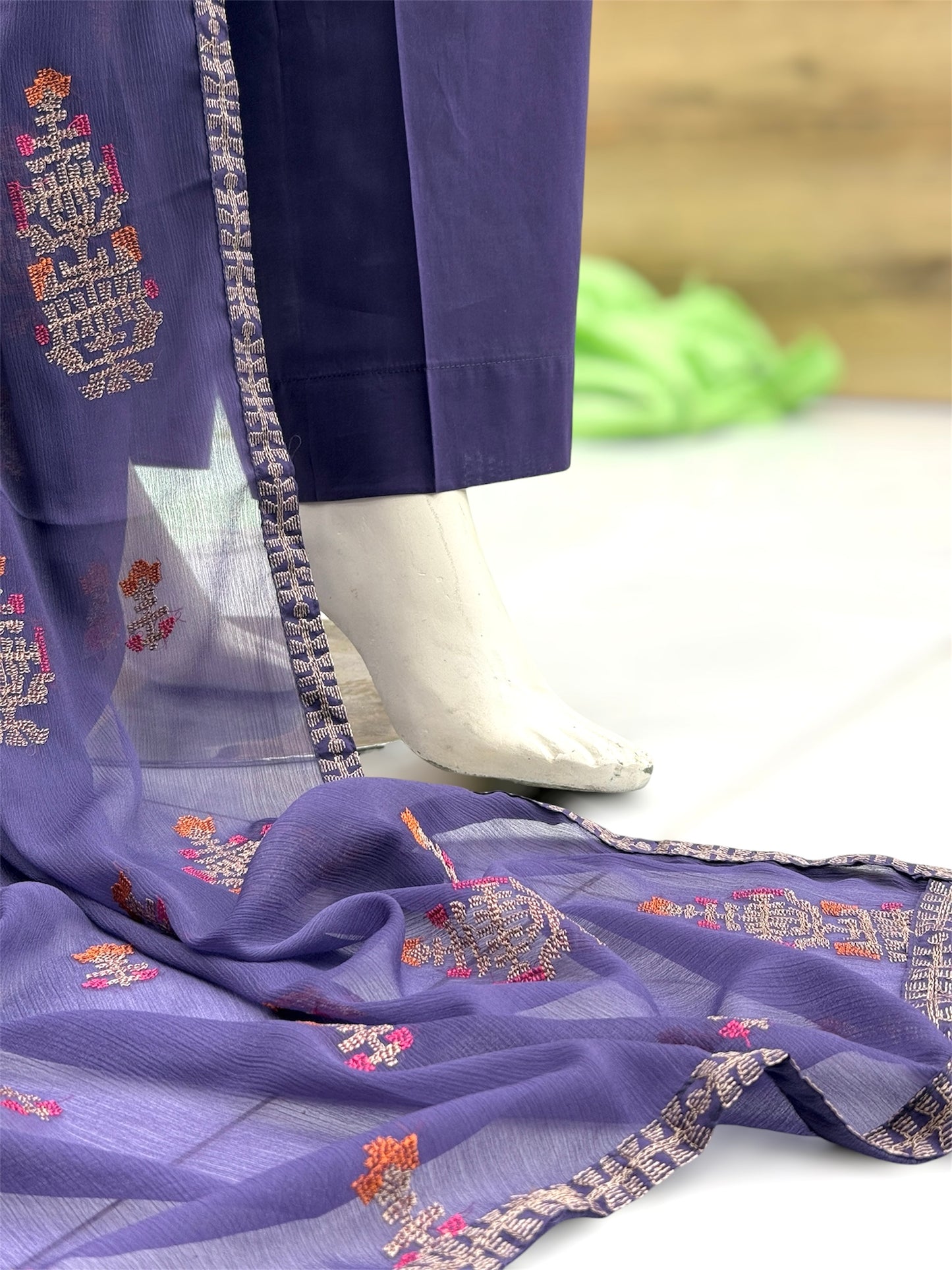 Raani Bagh Exclusive Lawn L86-B | Stitched | 3 Piece