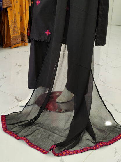 Embroidered Black Shirt 3 Piece | Chiffon Bordered Dupatta | Stitched