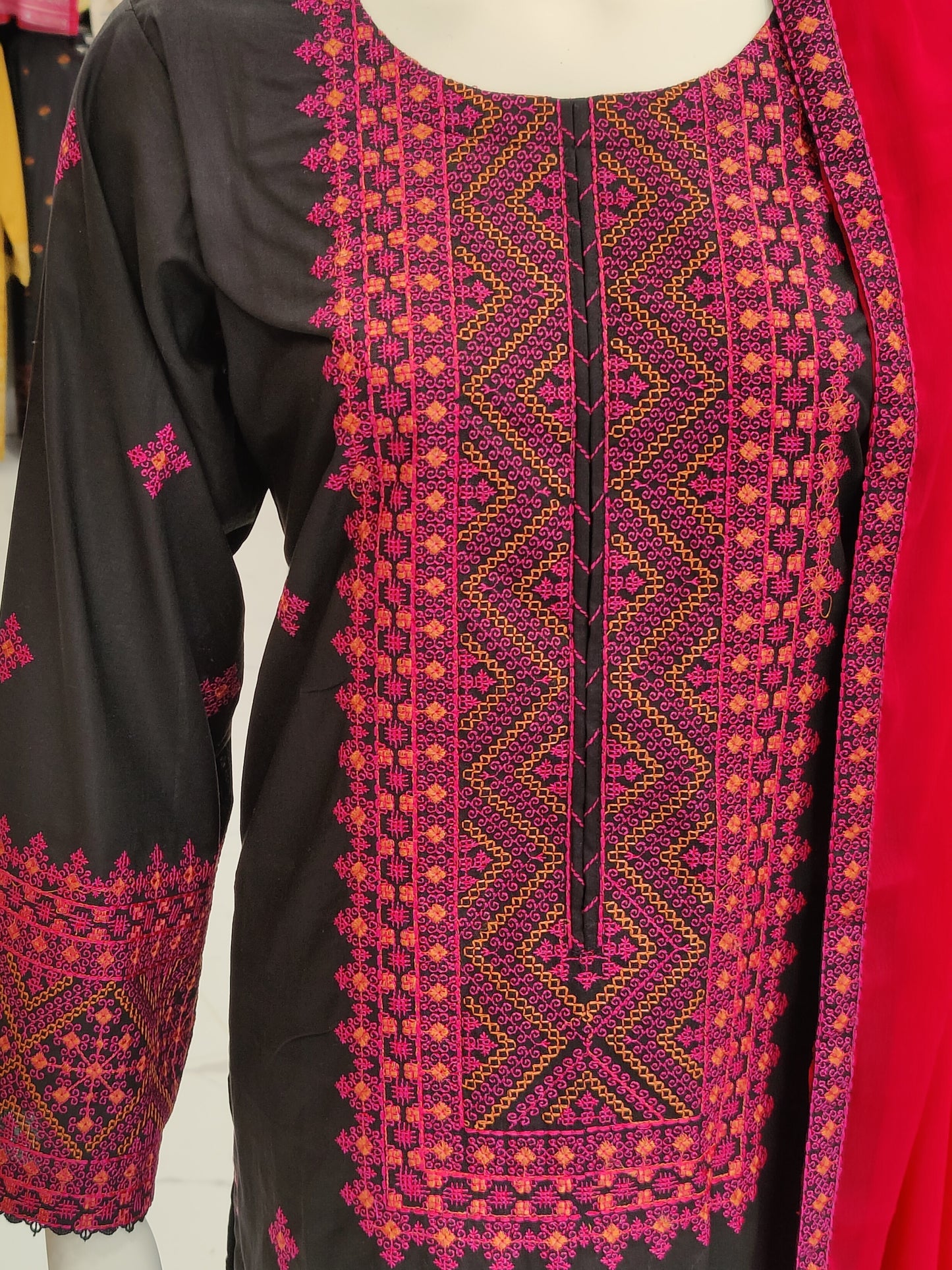 Embroidered Black Shirt 3 Piece | Chiffon Bordered Dupatta | Stitched