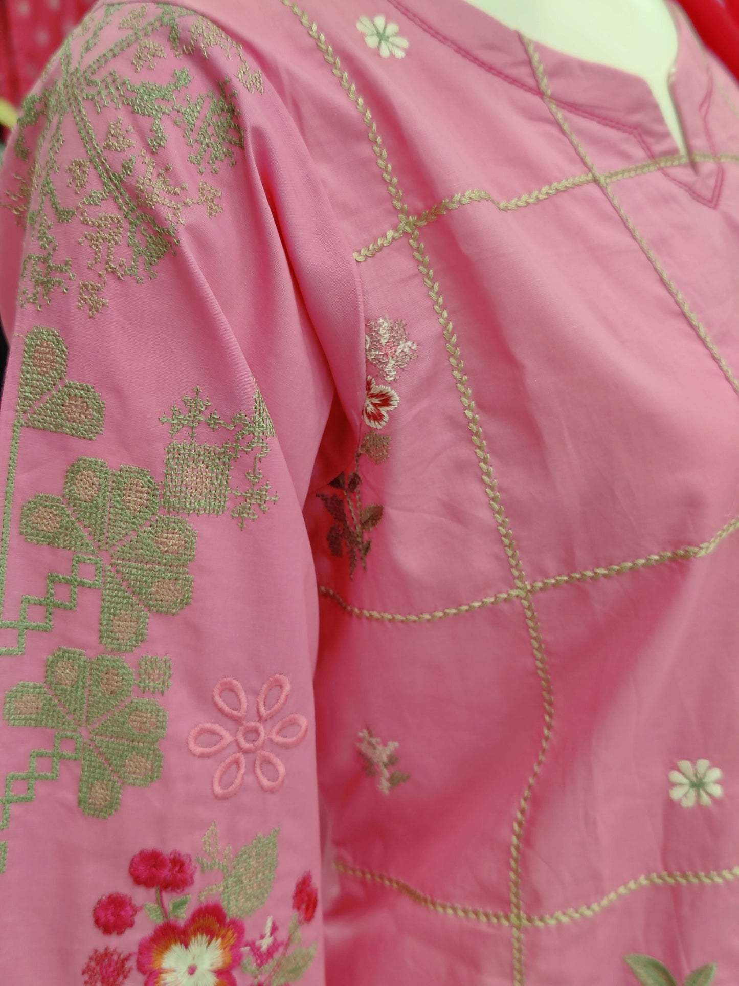 Embroidered Light Pink V5952B | Stitched | 3 Piece